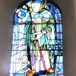 Maternusfenster, rechts im Chorraum, von Conrad Schmidt, 1954. (Foto: Peter Nüsser)