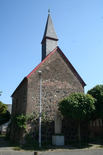 In einer Urkunde des Erzbischofs Dietrich v. Moers wird am 27. April 1433 zum ersten Mal die Kapelle St. Georg in Weiß erwähnt. (Foto: Thomas Felshart)