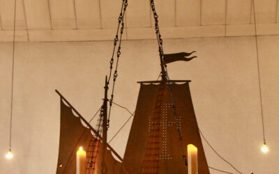 Weih­nachts­schiff in der Kir­che St. Joseph