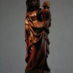 Eine Marienstatue wohl aus der Mitte des 14. Jh. befindet sich im Chorraum der Kirche. (Foto: Thomas Felshart)