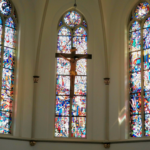 restauriertes Altarkreuz